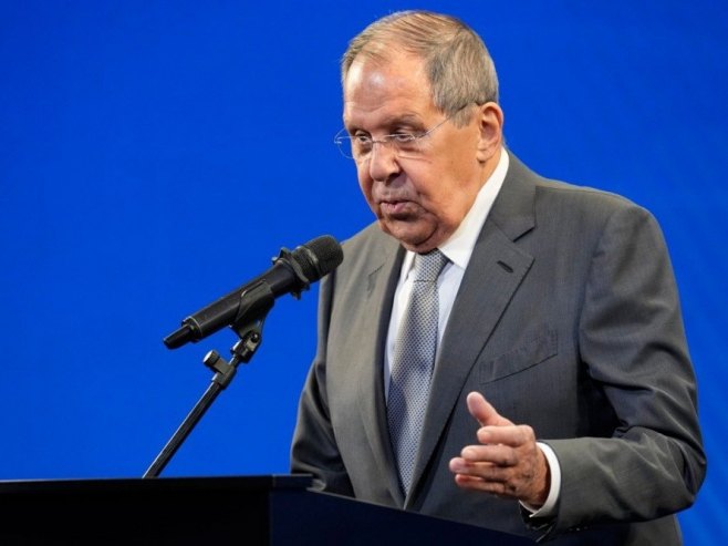 Лавров: Свака земља може постати жртва обојених револуција Запада