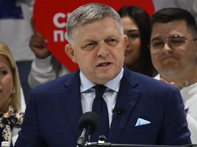 Фицо: Подржавам Вучића јер не дозвољава да Србијом управља неко из свијета