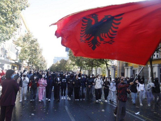 Албанија: Повријеђено 156 људи током студентских демонстрација