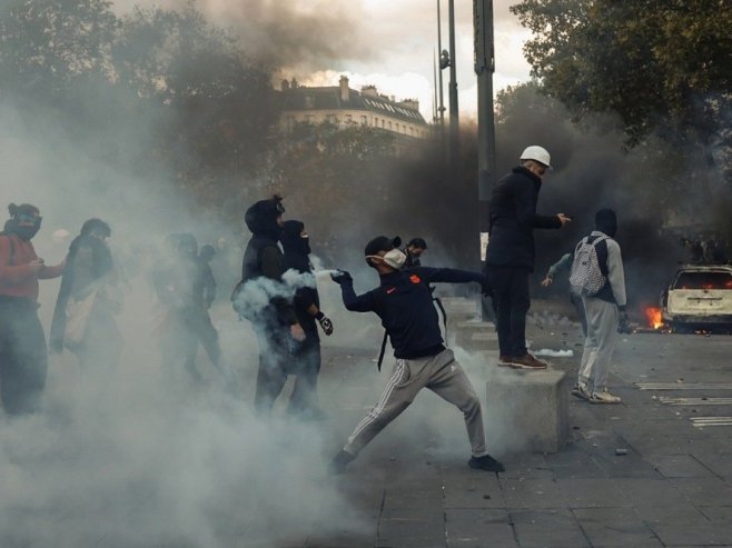 Немири у Француској (Фото: EPA/MOHAMMED BADRA) Немири у Француској (Фото: EPA/MOHAMMED BADRA) -