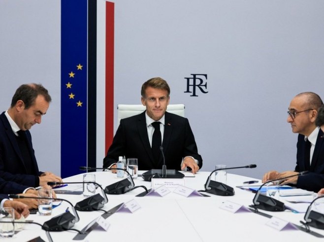 Емануел Макрон (Фото: EPA/LUDOVIC MARIN / POOL MAXPPP OUT) - 
