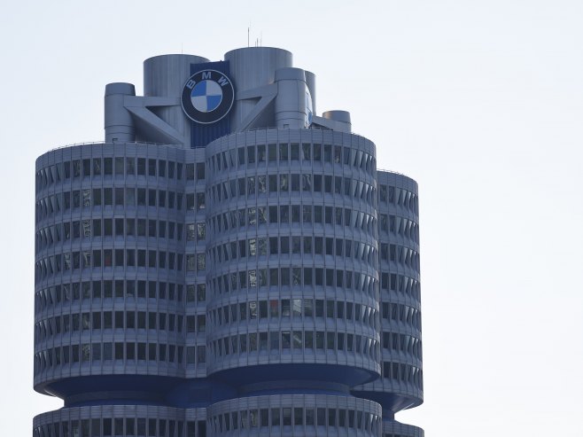 BMW радницима нуди и више од 650.000 евра да оду