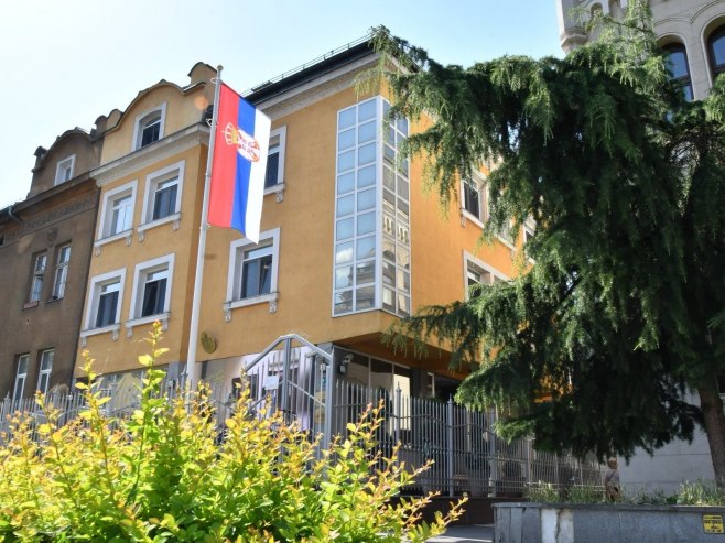 Амбасада Србије: Затворена сва бирачка мјеста, гласало око 84 одсто бирача
