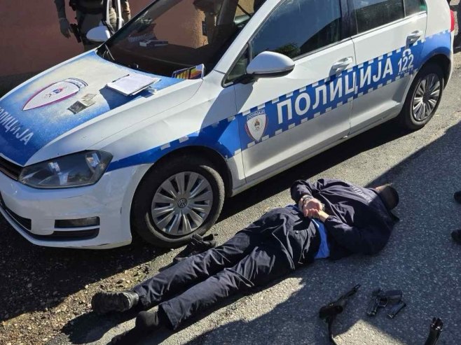 У оквиру акције "Терминал" лишено слободе пет полицијских службеника (ФОТО/ВИДЕО)